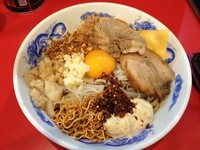 「まぜそば(大盛)¥850+チャーシュー1枚(無料券)」@ジャンクガレッジ 大宮駅前店の写真