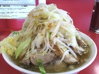 「小ラーメン豚入り￥750 ニンニク ヤサイ カラメ」@ラーメン二郎 茨城守谷店の写真