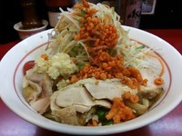 「冷やし中華680円（ニンニク・辛揚げ）＋缶ビール」@千里眼の写真