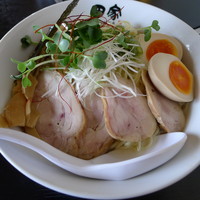 「【お盆休み限定】冷し白口煮干そば＋大盛り＋特製」@中華そば 田家 本店の写真