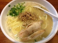 「白鶏らーめん（大盛）（780円）」@鶏の穴の写真