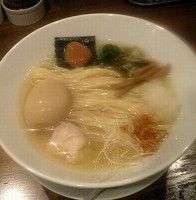 「冷し梅塩拉麺(夏季限定)＋半熟煮玉子」@創作麺工房 鳴龍の写真