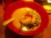 「赤丸新味 トッピング無し （＠８５０円）」@博多一風堂 池袋店の写真