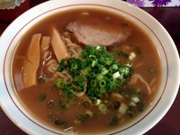 「豚骨醤油ラーメン（６８０円）」@らーめんエックスの写真