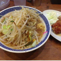 「タンカラ（タンメン×唐揚げ）」@トナリ 池袋西口店の写真
