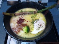 「鳥白湯そば（大盛無料）」@麺巧 潮の写真