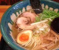 「塩ラーメン（700円）+大盛（無料）」@支那そば やまいちの写真