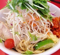 「冷し中華Sio680円　麺少な目」@用心棒 本号の写真