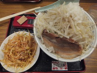 「ふじ麺味噌680円が500円(油多味濃野菜小多)ねぎ100円」@優勝軒 柏店の写真