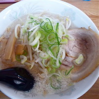「醤油ラーメン（背脂：普通）￥650」@コッテリラーメン ミヤタケの写真