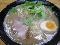 「塩豚骨ラーメン　700円」@豚骨ラーメン 新井商店の写真