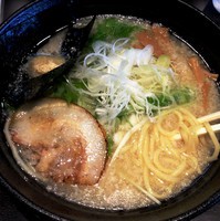 「濃厚豚骨極塩そば」@らーめん ちゃん亭の写真