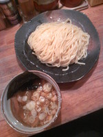 「つけ麺（中盛）７２０円」@つけ麺屋 やすべえ 渋谷店の写真