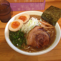 「煮干薫らぁめん醤油味700円、味玉90円」@麺屋 花菱の写真