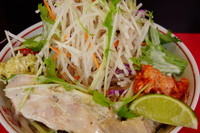 「冷やし中華sio大盛（野菜、辛玉、ショウガ）」@用心棒 本号の写真