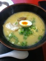 「とんこつラーメン」@九州ラーメン 博多っ子 草加店の写真