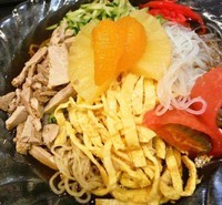 「冷し中華＋半チャーハン(800円＋200円)」@新華園の写真