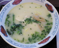 「タマシャモ塩ラーメンセット　９５０円」@関越自動車道 高坂SA 下りレストランの写真