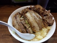 「【三周年限定プレミアム】豚バララーメン1000円＋豚増70円」@ラーメンアキラの写真