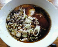 「らーめん（＋半ライス３０円）＝６８０円」@中田製作所の写真