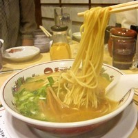 「ラーメン（並／２号）　700円」@天下一品 神田店の写真