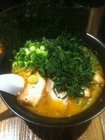 「味噌チャーシュー麺ほうれん草増し」@横浜家系ラーメン 石川家 大宮店の写真