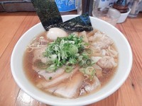 「醤油特ら～めん」@ShiNaChiKu亭の写真