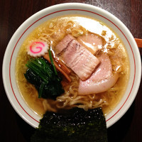 「白醤油中華そば（手もみ麺）700円」@麺肴 ひづきの写真