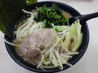 「醤油豚骨野菜畑」@豚骨番長 日ノ出町店の写真