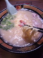 「天然とんこつラーメン790円」@一蘭 新橋店の写真