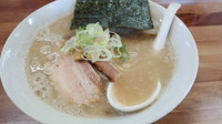 「塩とんこつ細麺＝６５０円」@ラーメン岩佐 下鶴間店の写真
