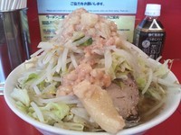 「小ラーメン豚入り￥750 ニンニク ヤサイ アブラ」@ラーメン二郎 茨城守谷店の写真