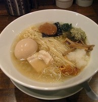 「冷し梅塩拉麺(夏季限定)＋半熟煮玉子」@創作麺工房 鳴龍の写真