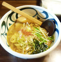 「ラーメン　700円」@濃厚鶏骨魚介 翔月の写真