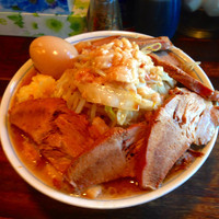 「ラーメン大盛り＋豚まし＋味玉」@らーめん梵’s BONES北浦和本店の写真