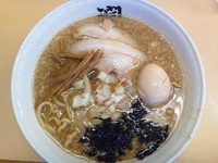 「中華そば・煮玉子サービスCP（大盛）￥680円（＋100円）」@王道!! 背脂煮干中華そば 潤の写真