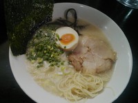 「長浜ラーメン(固め) ￥650」@長浜ラーメン あづま 日立駅前店の写真