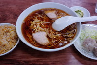 「Ａセット（ラーメン、半ちゃん、シューマイ３ヶ）」@巴家料理店の写真