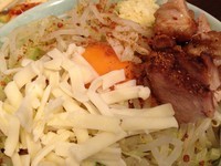 「あえそば 750 + チーズ 50 + ビール 500」@麺や あかつきの写真