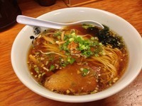 「醤油ラーメン」@塩専門 ひるがお 東京駅店の写真
