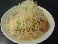 「ガッツリラーメン中盛り650円＋煮玉子」@味噌麺 伝堂の写真