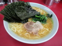 「中ラーメン(麺固め)＋海苔増し800円」@ラーメン大将 本店の写真