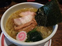「白醤油中華そば（手もみ麺）　　大盛り：サービス券」@麺肴 ひづきの写真