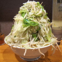 「禁断の果実 700円 + 大盛 + 豚（ヤサイマシマシ）」@豚星。の写真