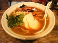 「烏賊干し鶏白湯醤油そば」@新橋 纏の写真