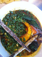 「スタミナ挽肉ネギ納豆スープカレー」@スープカレー専門店 plus oneの写真