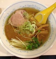 「カレーラーメン、くん玉(スモーク玉子)」@手作りラーメン 小京都の写真