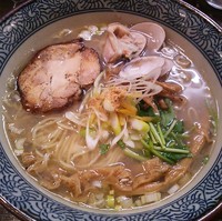 「鶏節香る軍鶏清湯 蛤そば（塩）   ８００円」@特級鶏蕎麦 龍介の写真