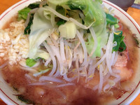 「小ラーメン 麺半分ニンニク」@豚星。の写真