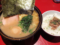 「ラーメン（並） 、味玉、ライス（チャーシュー）」@厚木家の写真